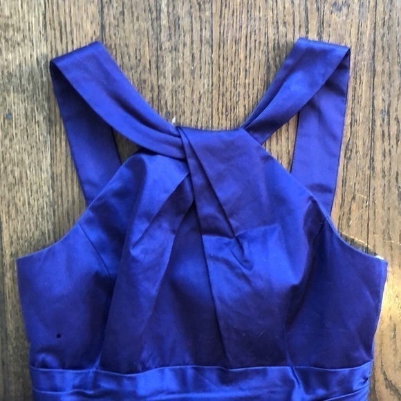 David's Bridal Empire Waist Twist Halter Neck Sleeveless Formal Dress - Picture 4 of 6